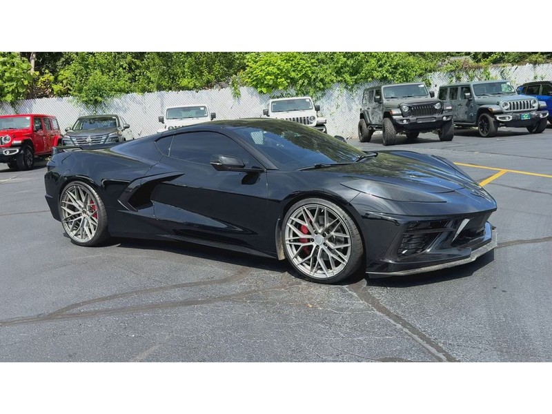 Chevrolet Corvette Vehicle Full-screen Gallery Image 02