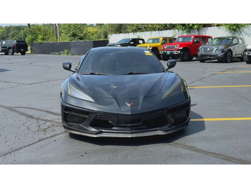 Chevrolet Corvette Vehicle Full-screen Gallery Image 03