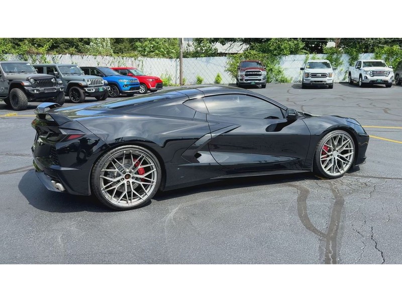 Chevrolet Corvette Vehicle Full-screen Gallery Image 08