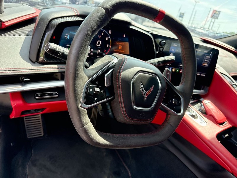 Chevrolet Corvette Vehicle Full-screen Gallery Image 14