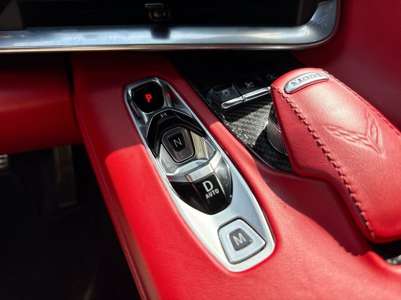Chevrolet Corvette Vehicle Full-screen Gallery Image 19