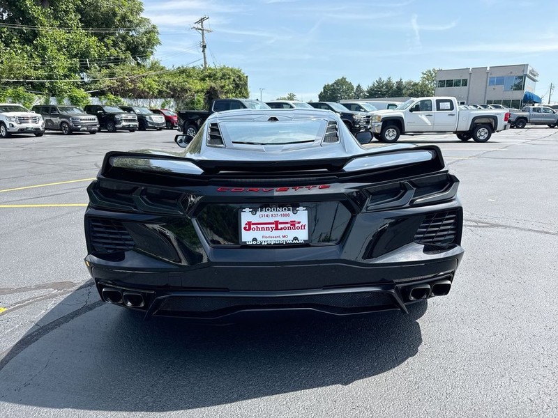 Chevrolet Corvette Vehicle Full-screen Gallery Image 20