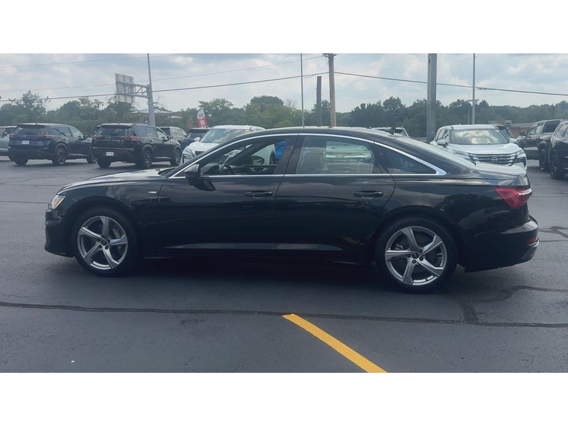 Audi A6 Sedan Vehicle Full-screen Gallery Image 05