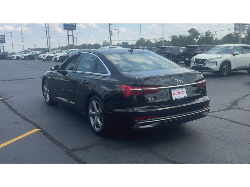 Audi A6 Sedan Vehicle Full-screen Gallery Image 06
