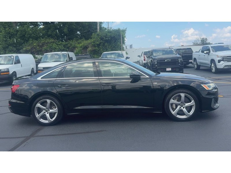 Audi A6 Sedan Vehicle Full-screen Gallery Image 09