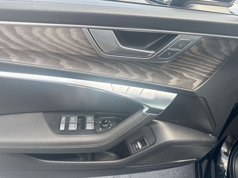 Audi A6 Sedan Vehicle Full-screen Gallery Image 13