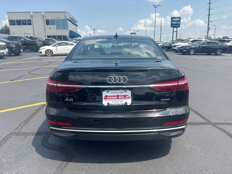 Audi A6 Sedan Vehicle Full-screen Gallery Image 22