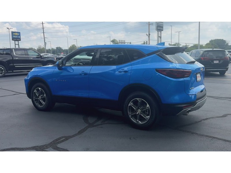 Chevrolet Blazer Vehicle Full-screen Gallery Image 06