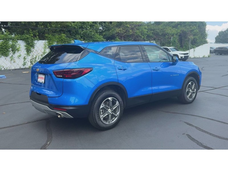Chevrolet Blazer Vehicle Full-screen Gallery Image 08