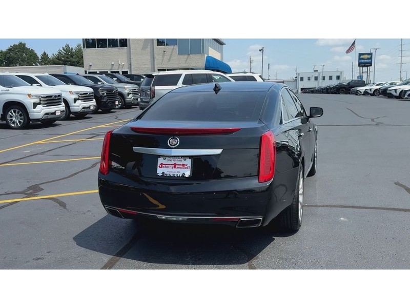 Cadillac XTS Vehicle Full-screen Gallery Image 07
