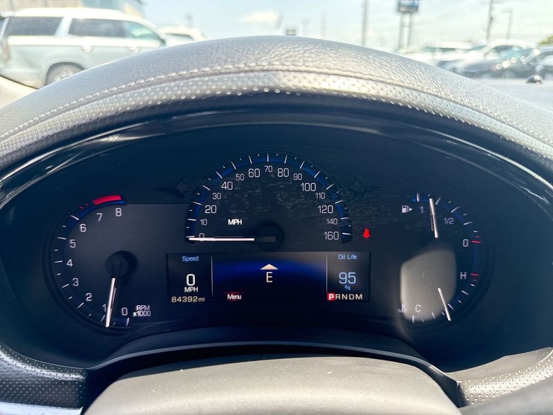 Cadillac XTS Vehicle Full-screen Gallery Image 15