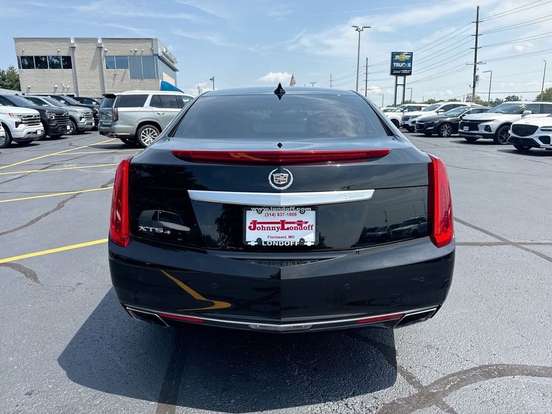 Cadillac XTS Vehicle Full-screen Gallery Image 20