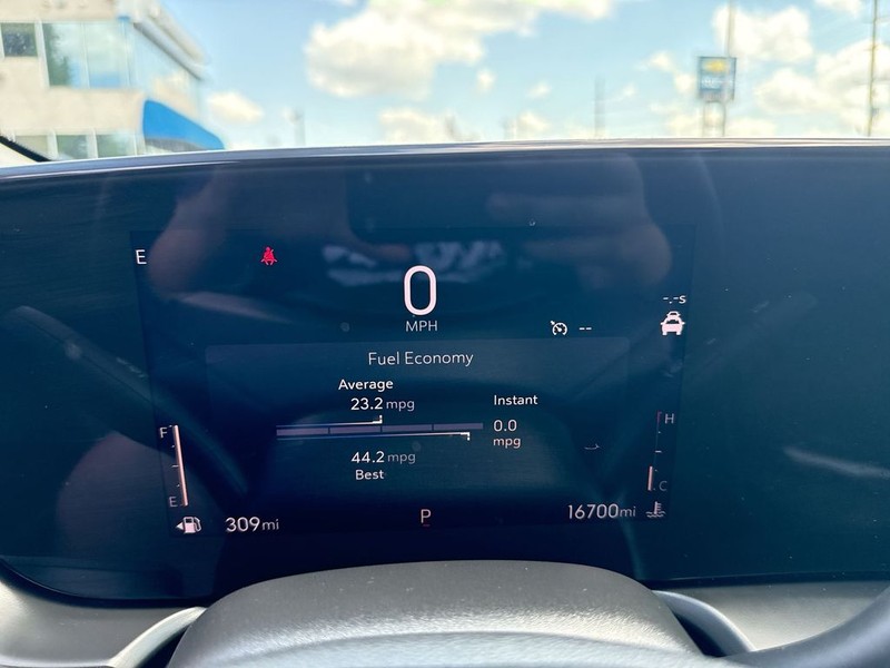 Buick Encore GX Vehicle Full-screen Gallery Image 15