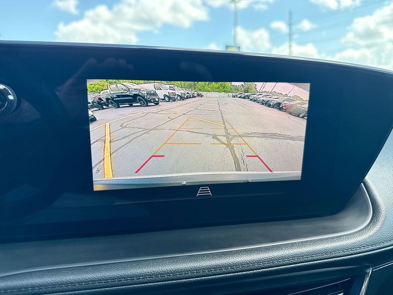 Buick Encore GX Vehicle Full-screen Gallery Image 17