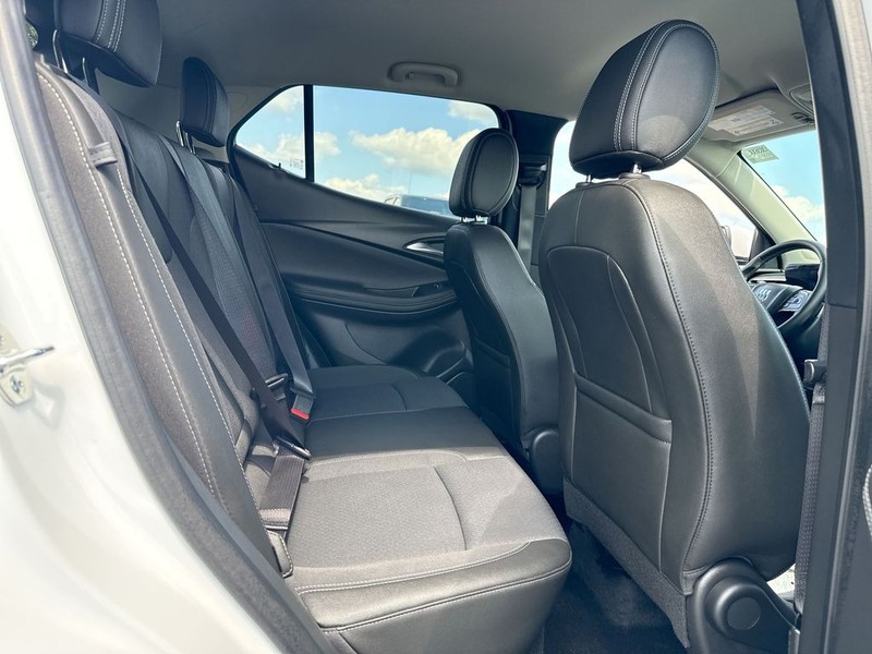 Buick Encore GX Vehicle Full-screen Gallery Image 22