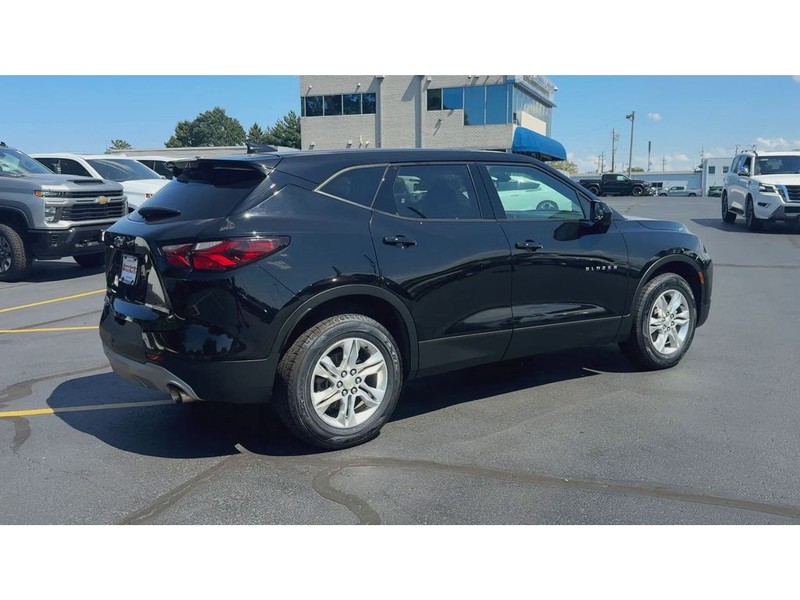 Chevrolet Blazer Vehicle Full-screen Gallery Image 08
