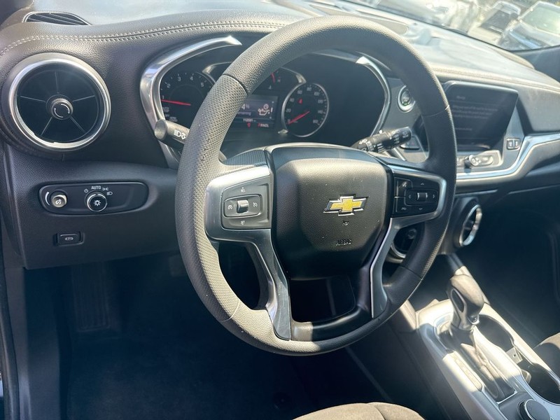 Chevrolet Blazer Vehicle Full-screen Gallery Image 14