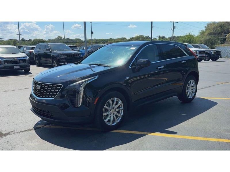 Cadillac XT4 Vehicle Full-screen Gallery Image 04