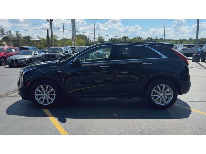 Cadillac XT4 Vehicle Full-screen Gallery Image 05