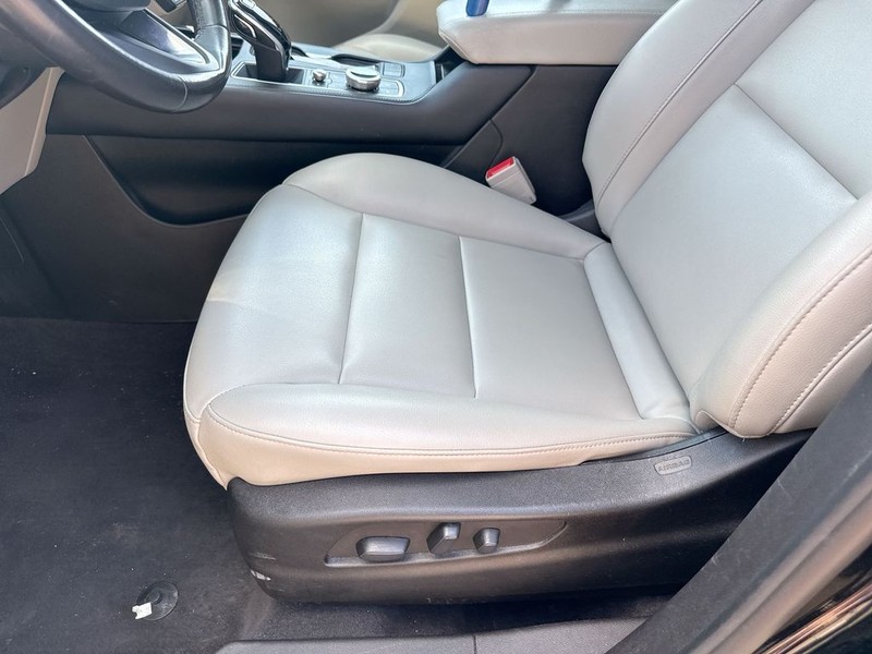 Cadillac XT4 Vehicle Full-screen Gallery Image 11