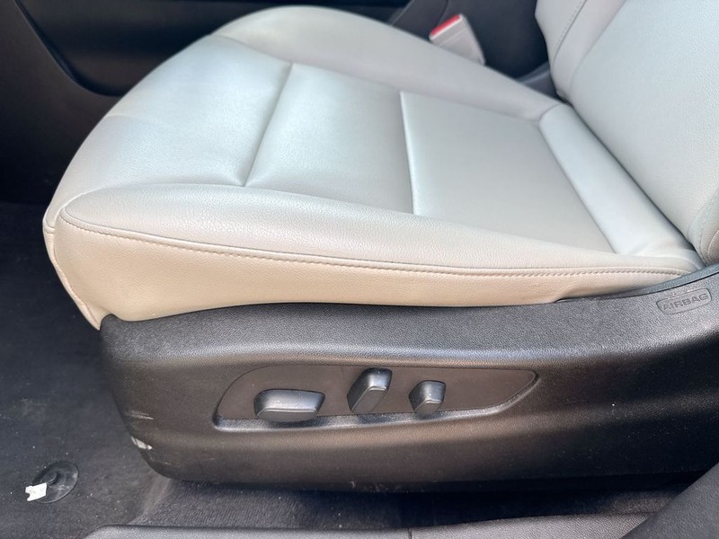 Cadillac XT4 Vehicle Full-screen Gallery Image 12