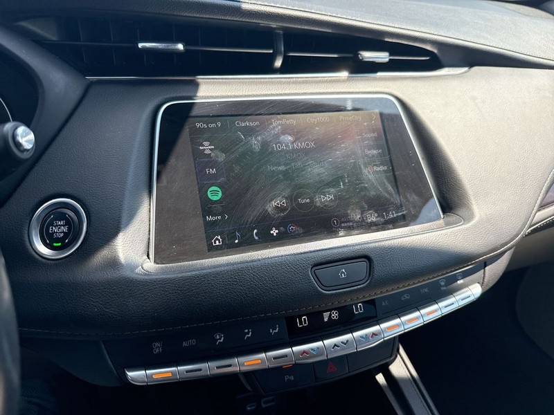Cadillac XT4 Vehicle Full-screen Gallery Image 16