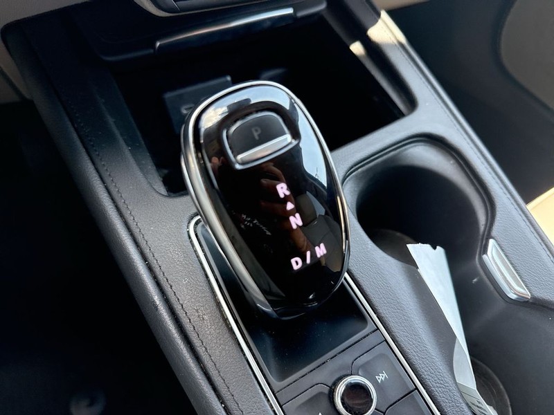 Cadillac XT4 Vehicle Full-screen Gallery Image 19