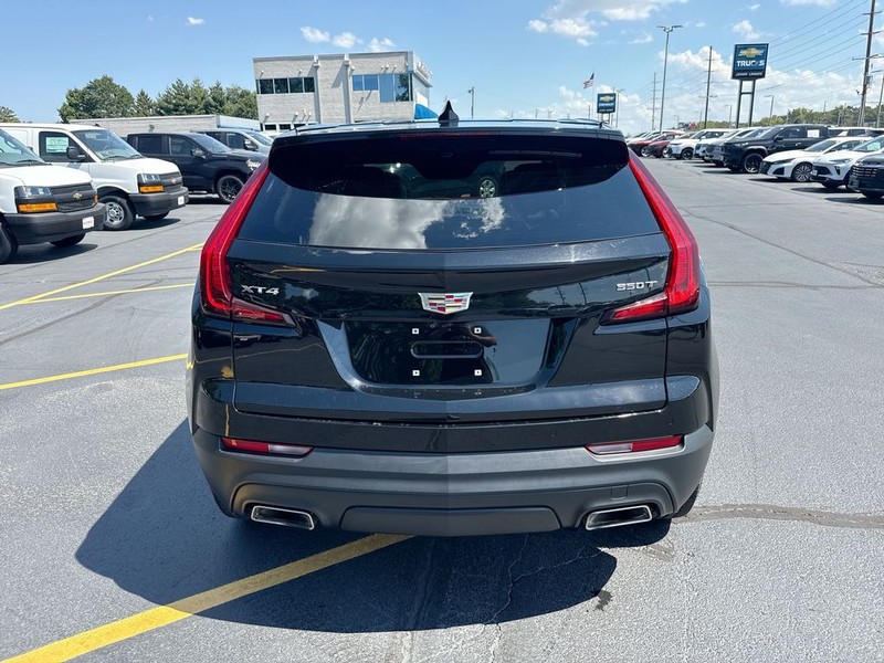Cadillac XT4 Vehicle Full-screen Gallery Image 21
