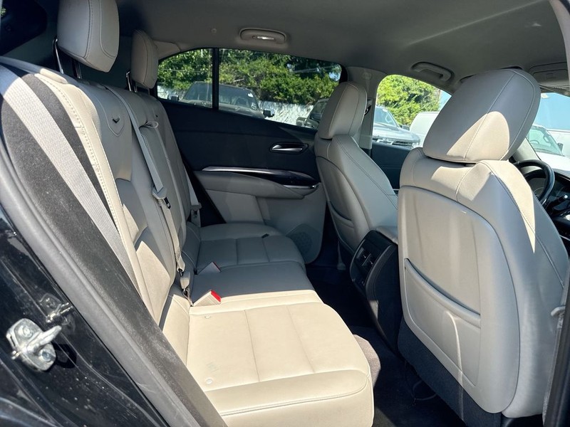 Cadillac XT4 Vehicle Full-screen Gallery Image 22