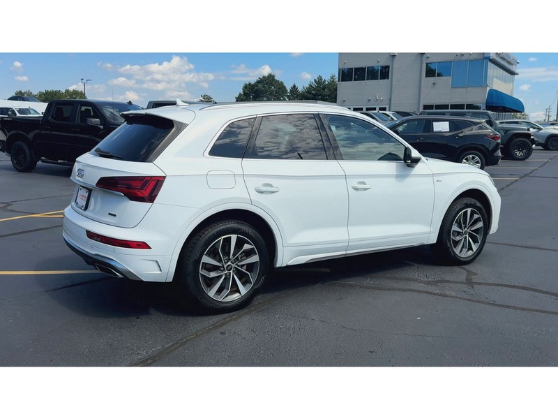 Audi Q5 Vehicle Full-screen Gallery Image 08
