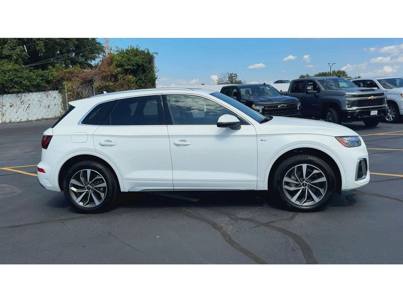 Audi Q5 Vehicle Full-screen Gallery Image 09