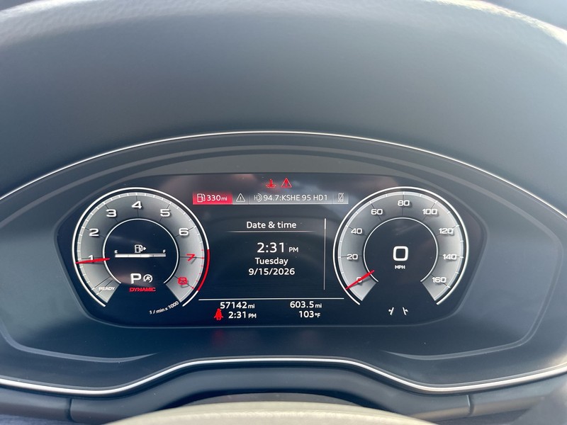 Audi Q5 Vehicle Full-screen Gallery Image 21