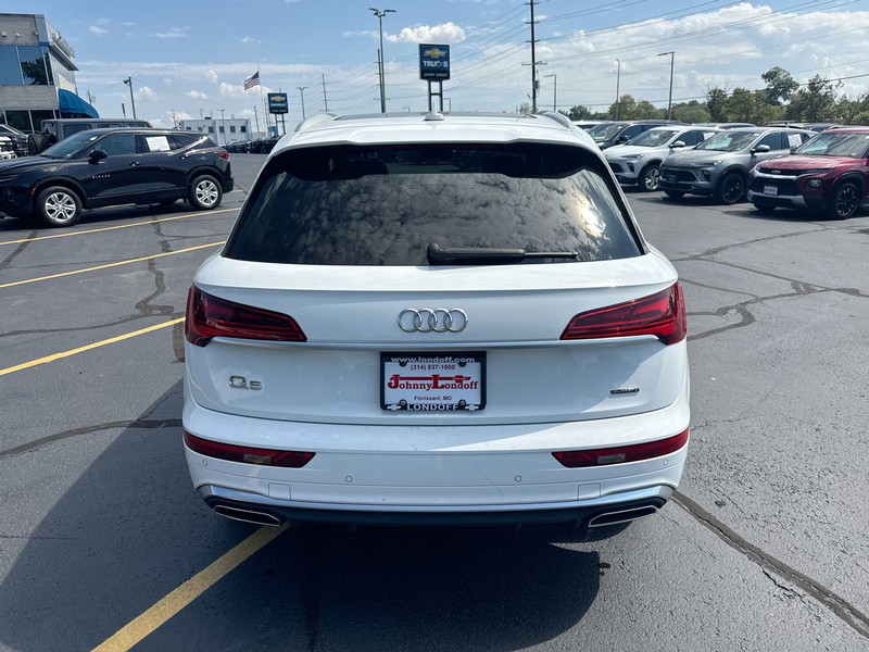 Audi Q5 Vehicle Full-screen Gallery Image 27