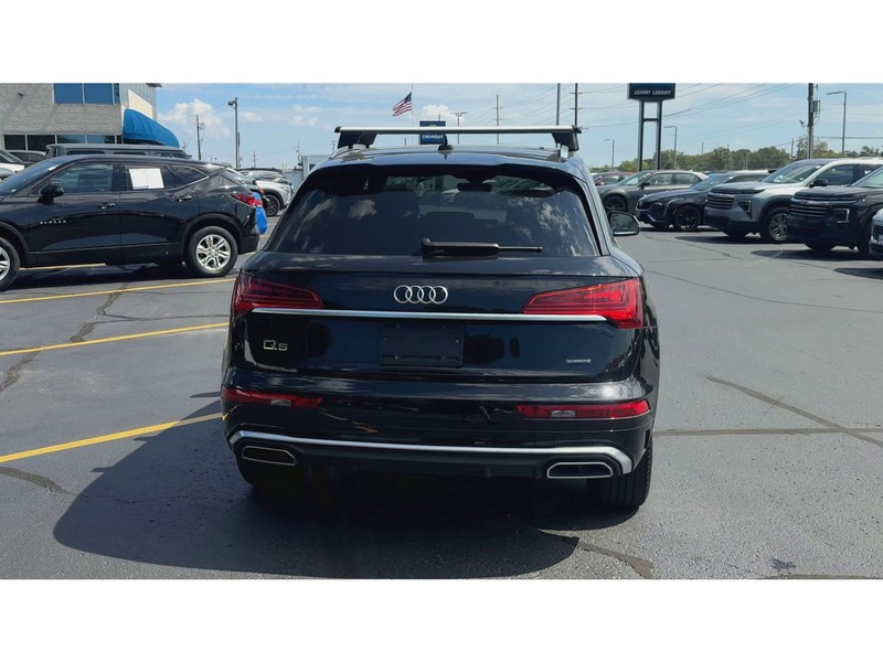 Audi Q5 Vehicle Full-screen Gallery Image 07