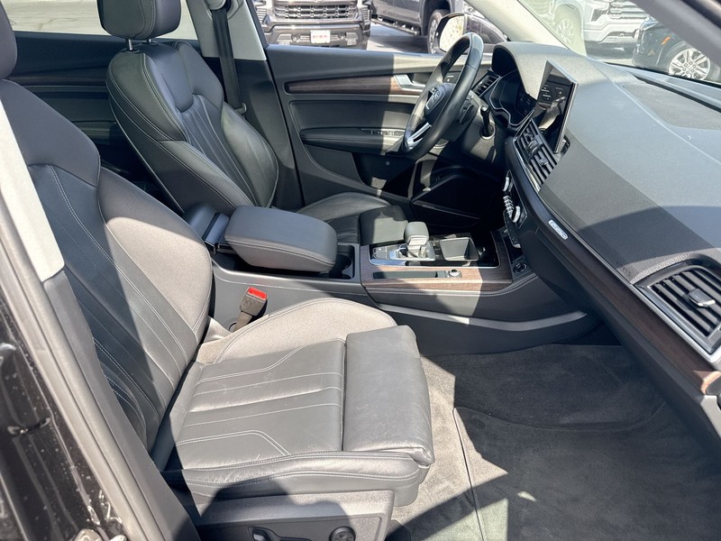 Audi Q5 Vehicle Full-screen Gallery Image 15