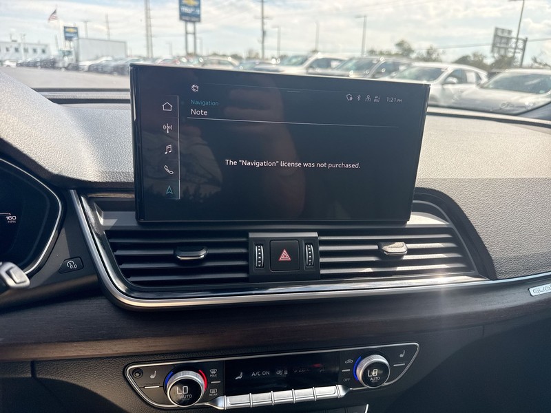 Audi Q5 Vehicle Full-screen Gallery Image 22