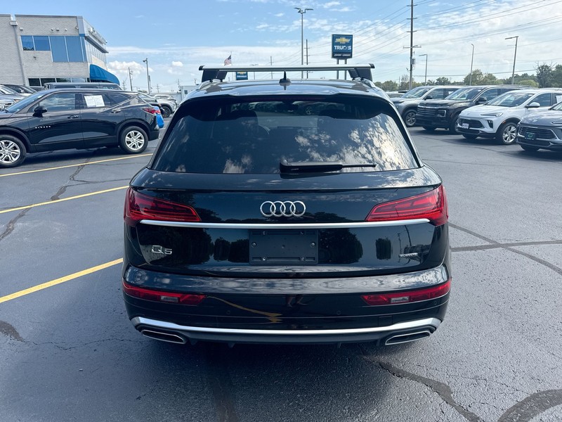Audi Q5 Vehicle Full-screen Gallery Image 27