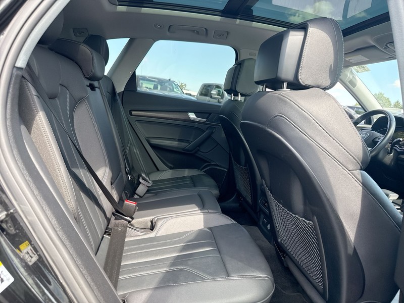 Audi Q5 Vehicle Full-screen Gallery Image 28