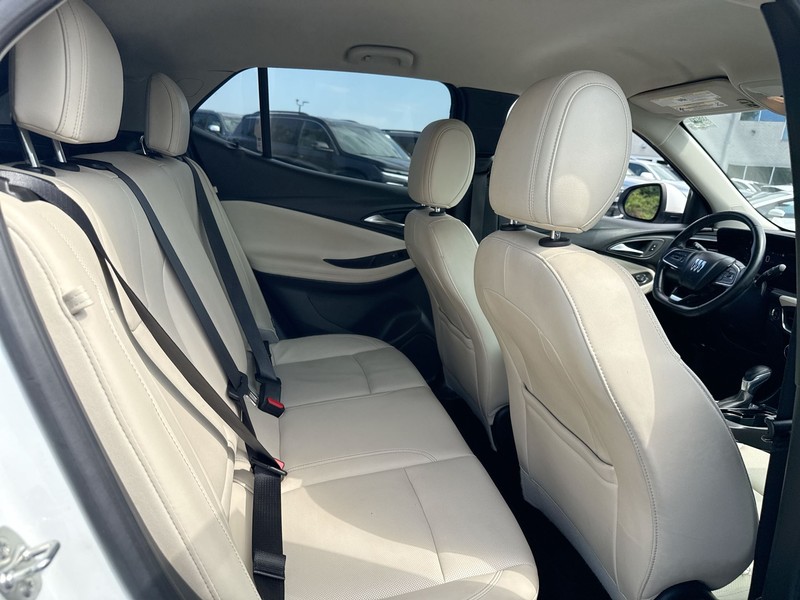 Buick Encore GX Vehicle Full-screen Gallery Image 11