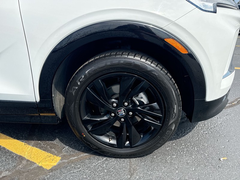 Buick Encore GX Vehicle Full-screen Gallery Image 16