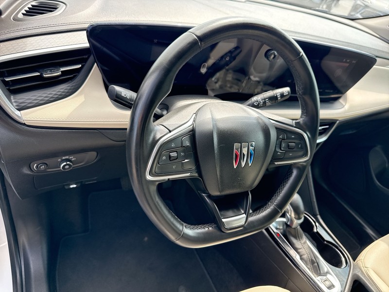 Buick Encore GX Vehicle Full-screen Gallery Image 20