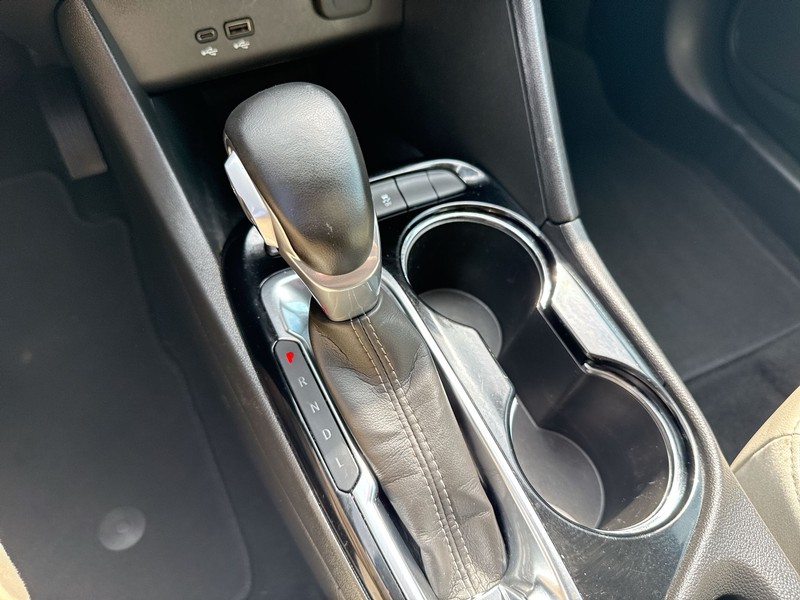 Buick Encore GX Vehicle Full-screen Gallery Image 25