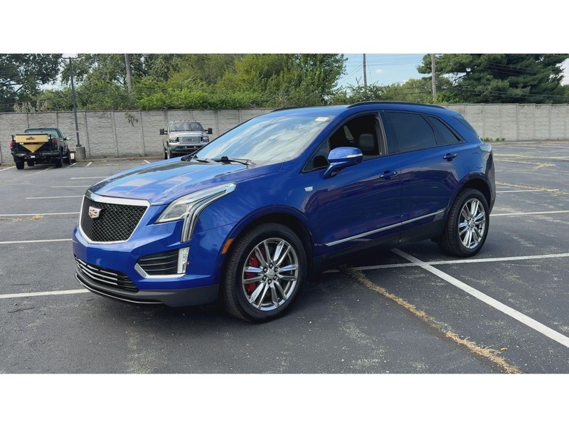 Cadillac XT5 Vehicle Full-screen Gallery Image 04