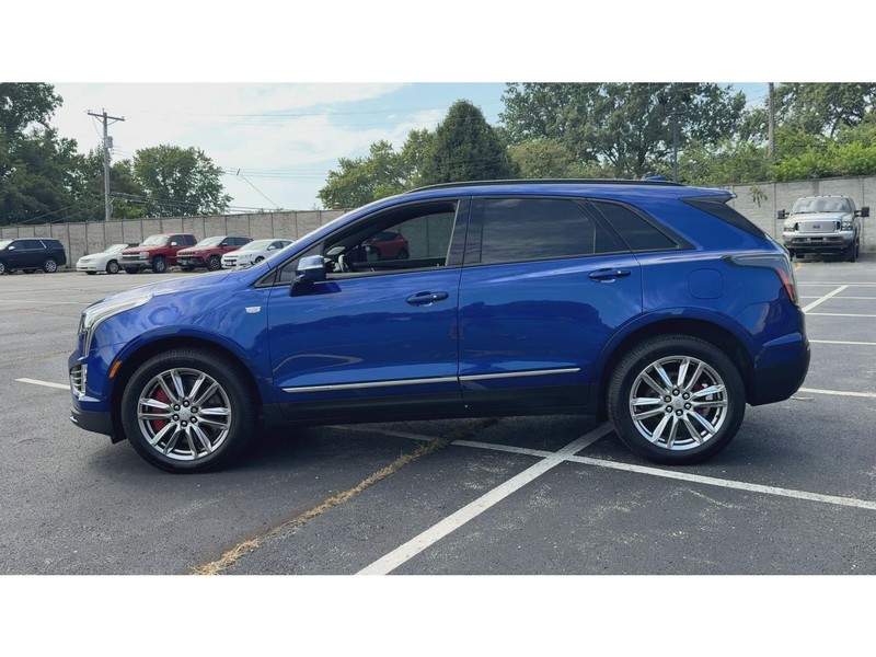 Cadillac XT5 Vehicle Full-screen Gallery Image 05