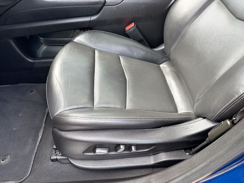 Cadillac XT5 Vehicle Full-screen Gallery Image 17