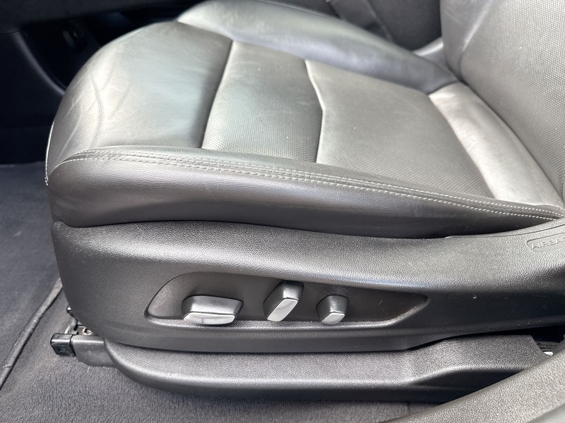 Cadillac XT5 Vehicle Full-screen Gallery Image 18