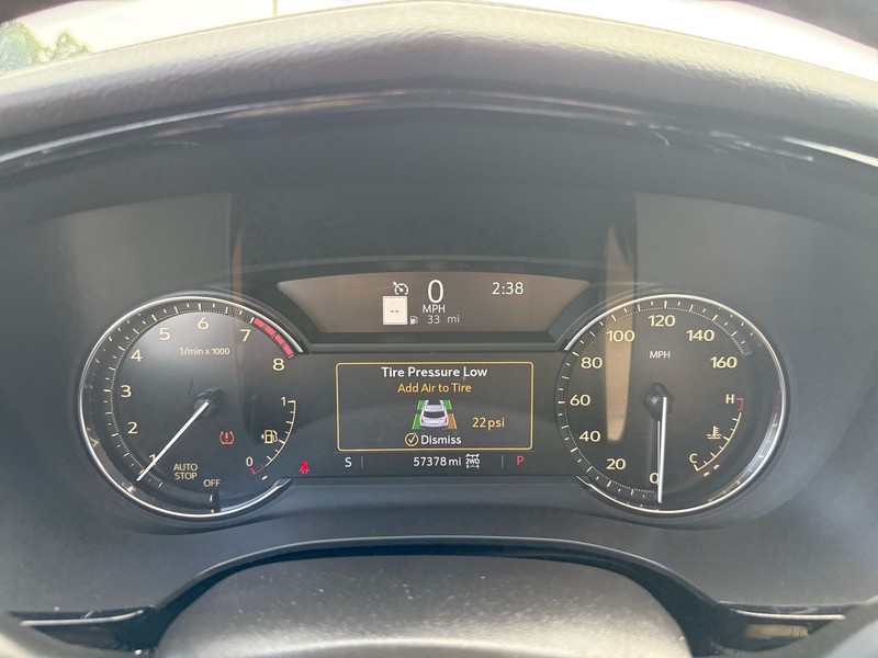 Cadillac XT5 Vehicle Full-screen Gallery Image 21