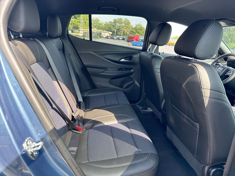 Buick Envista Vehicle Full-screen Gallery Image 11