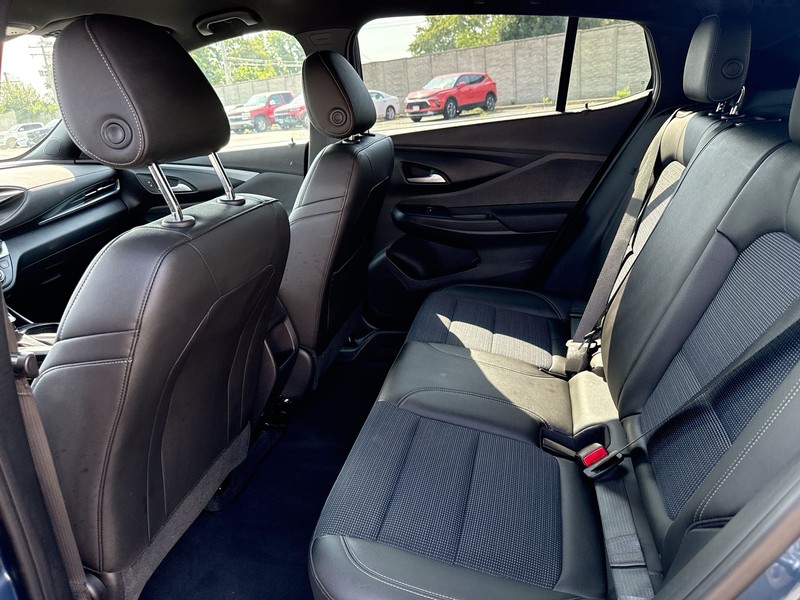 Buick Envista Vehicle Full-screen Gallery Image 13