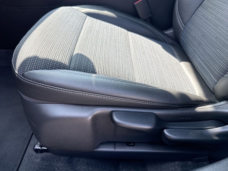 Buick Envista Vehicle Full-screen Gallery Image 18